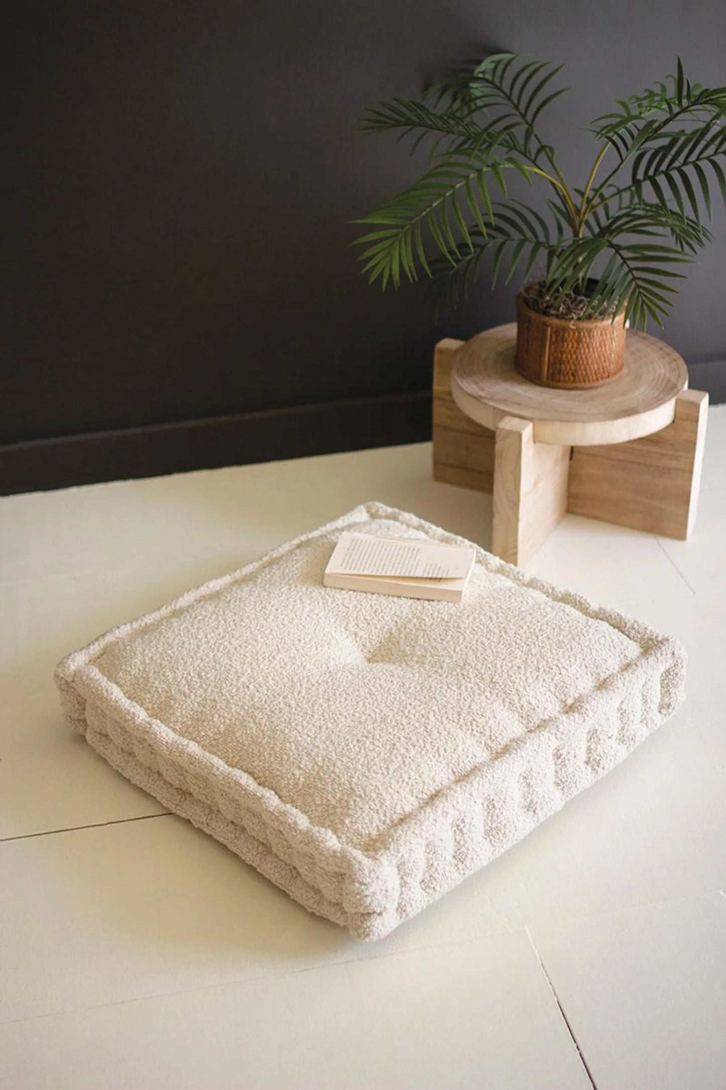 Bouclé Floor Cushion – Versatile & Cozy Seating